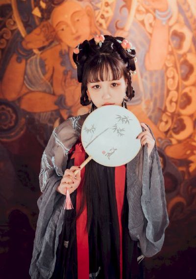忧郁的少女