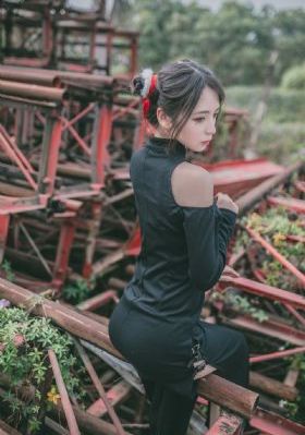 年轻女教师3